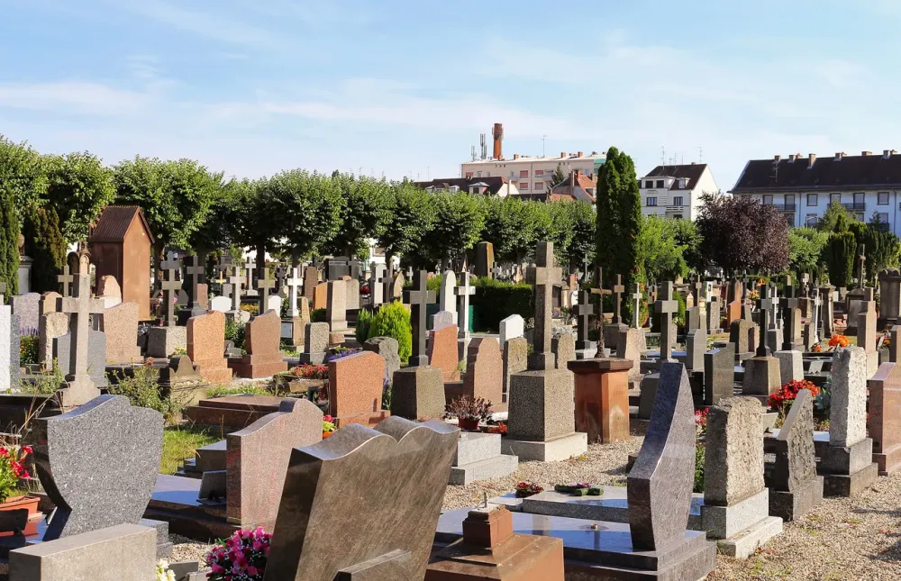 Tombes et monuments à Saint-Privat-des-Vieux